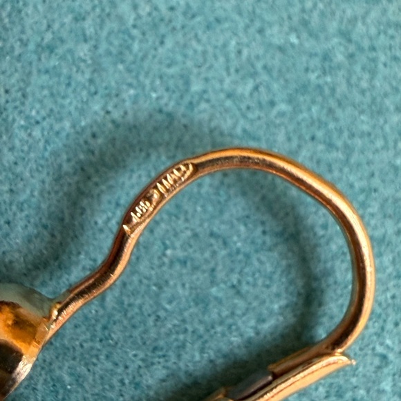 14k Italian Gold Tear Drop Earrings - Picture 3 of 5